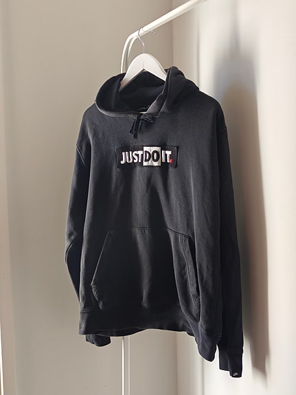 Nike huppari