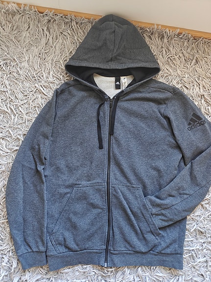 Adidas huppari