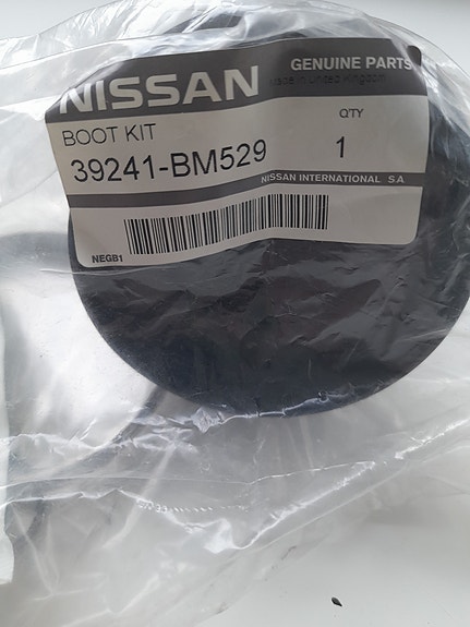 Nissan paljekumisarja, vetoakseli