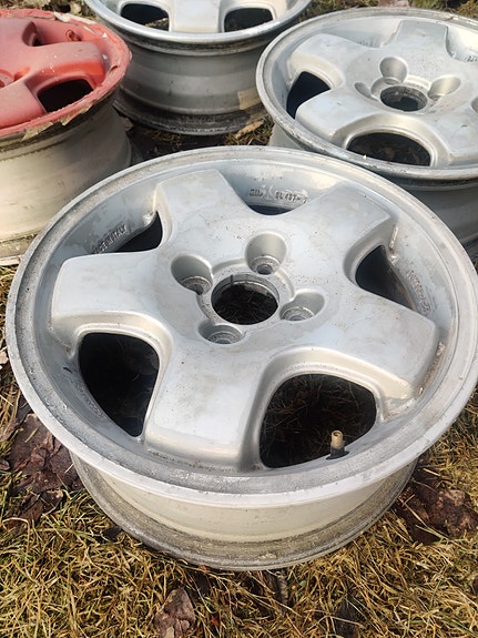 15" Peugeot 405 Mi16 vanteet.