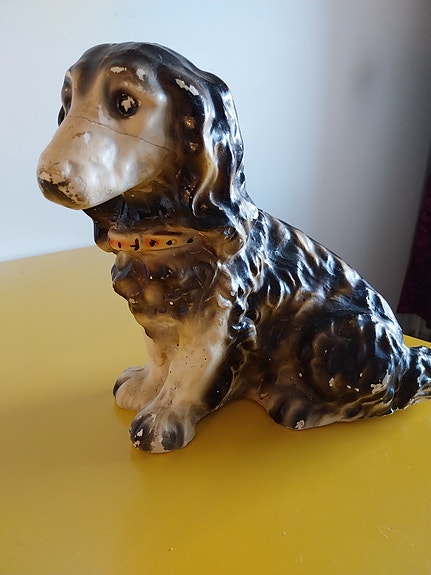 Spaniel kipsipatsas