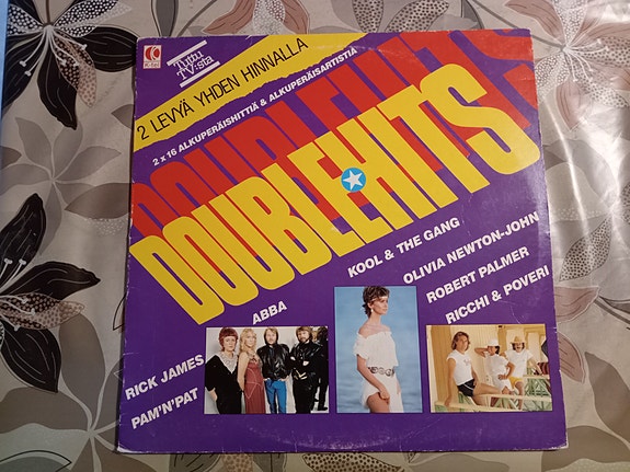 Doublehits 2 levyä yhden hinnalla