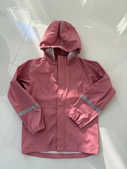 Sadesetti 140cm, Reiman sadetakki ja Helly Hansenin sadehousut