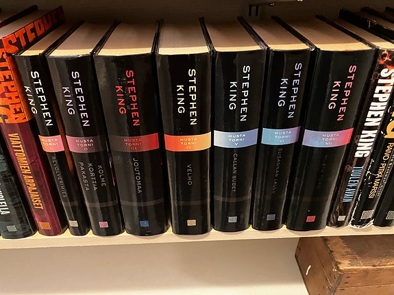 Stephen King Musta torni -sarja  kovakantinen