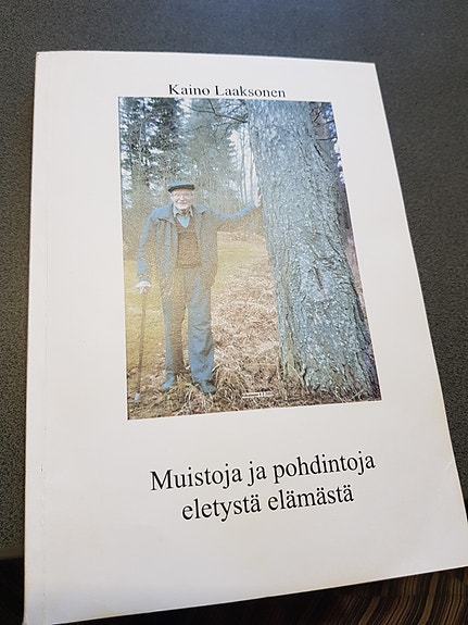 Muistoja ja pohdintoja eletystä elämästä. Kaino Laaksonen. Kiikala Salo