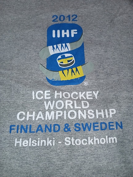 Jääkiekko fanille! 2012 Ice Hockey MM t-paita L (kts.cm mitat!)