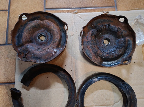 Toyota corolla ke70 ylälautanen