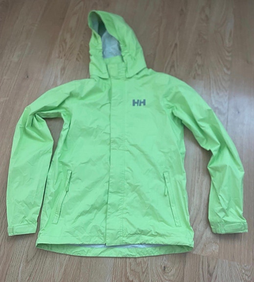 Helly Hansen takki 164cm, ilmainen toimitus.