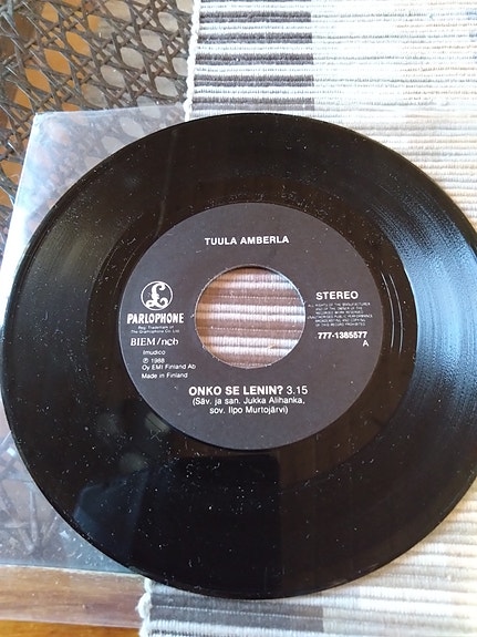 Tuula Amberla 7" Onko se Lenin?