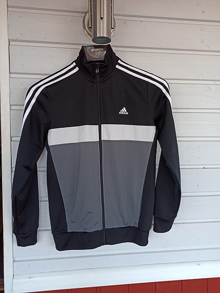 Adidas verkkatakki musta/valkoinen/harmaa, koko 164 cm