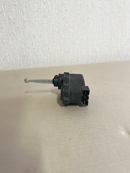 BMW 3-Sarja E36 Etuvalojen korkeudensäätömoottori