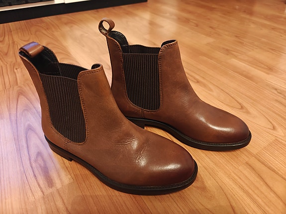 Ruskeat nilkkurit kokoa 36