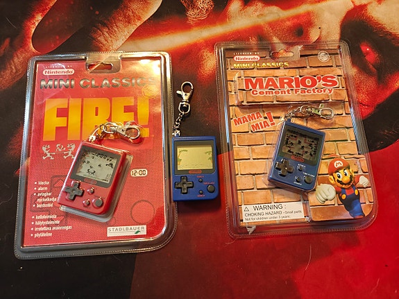 Nintendo classic mini gameboy konsolit