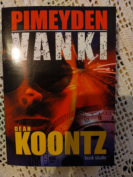 Dean Koontz Pimeyden vanki kirja
