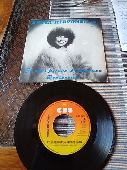 Anita Hirvonen 7" Et usko kuinka koskeekaan