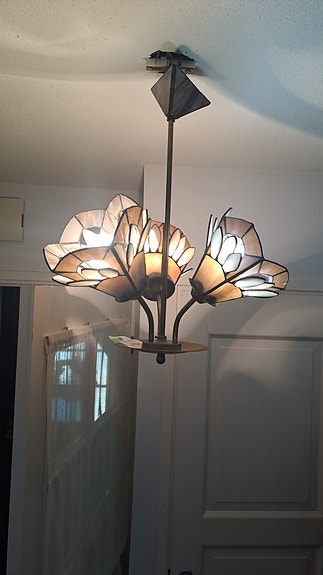 tiffany tyylinen kattovalaisin