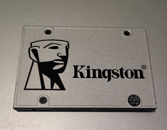 Myydään Kingston 240GB 2.5" SSD-levy