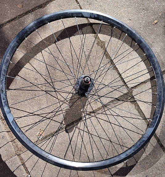 Polkupyörän takavanne 28" 6-bolt