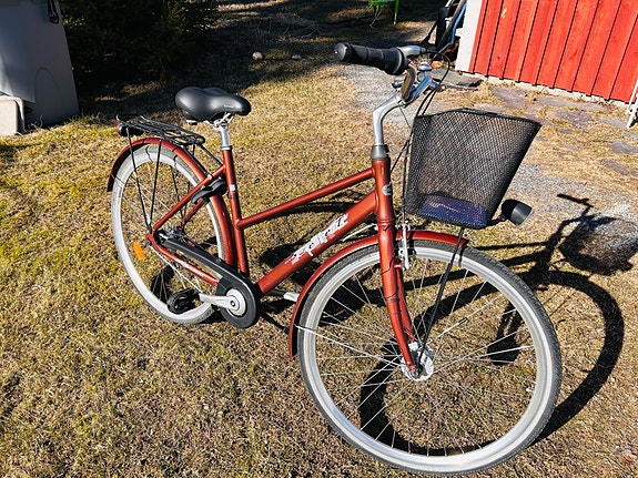 Naisten 28” 7-vaihteinen polkupyörä