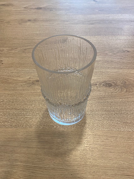 Iittala Niva maljakko TW-signeerauksella (alkuperäistuotantoa)