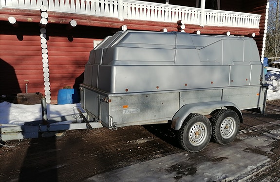 Peräkärryn kuomu