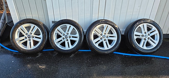 Toyotan alkuperäiset vanteet kesärenkailla