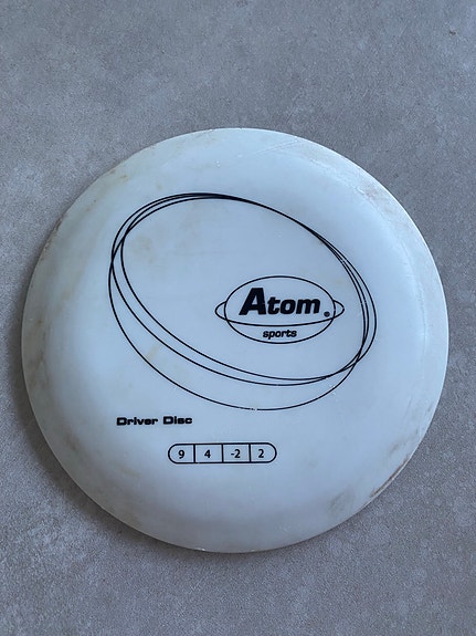 Atom Sports Driver Disc frisbeegolfkiekko valkoinen