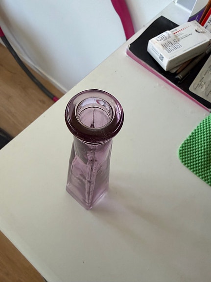 maljakko violetti lasi