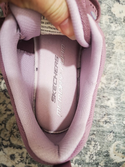 4 kertaa käytetyt lilat skechers lenkkarit