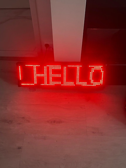 ”Hello welcome” Led-valokyltti punainen