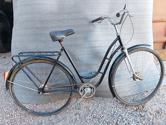 Vanha naistenpyörä 28"