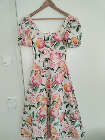Kaunis mekko