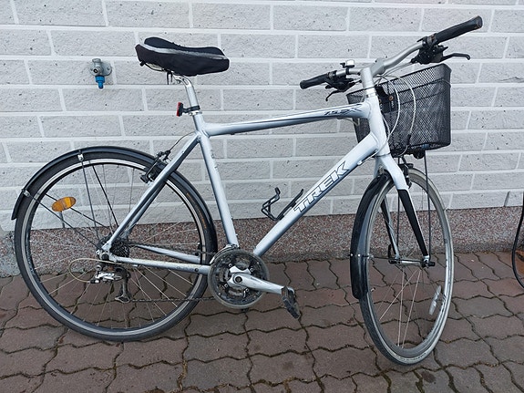 Trek hybridipyörä