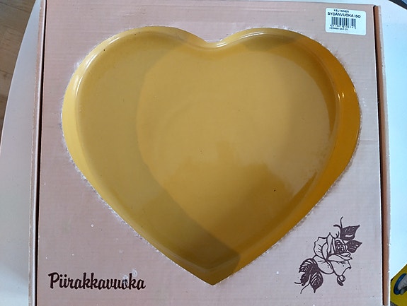 Piirakka vuoka Kermansavi