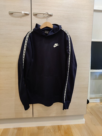 Nike huppari