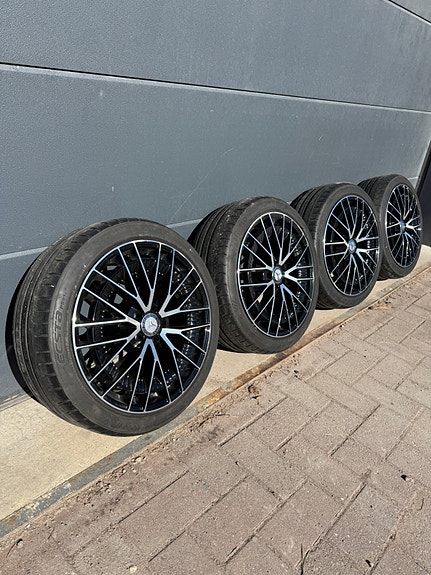 Mercedes Benz 5x112 20” EQC / Maasturi * Näyttävät vanteet