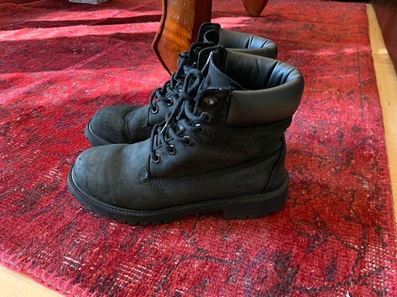 Timberland mustat nilkkurit 39