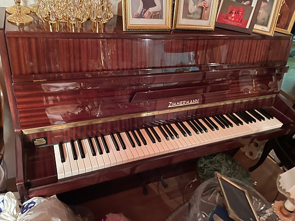 Zimmermann pystypiano tummanruskea