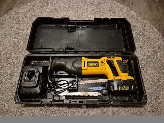 Dewalt akkupuukkosaha DW938