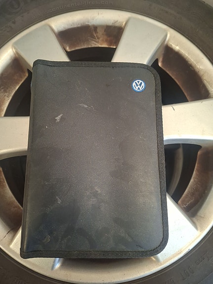 Volkswagen huoltokirja ja käyttöohjekirja