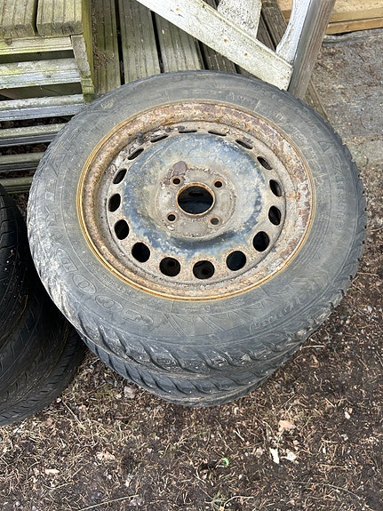 Citroen 15” peltivanteet huonoilla renkailla