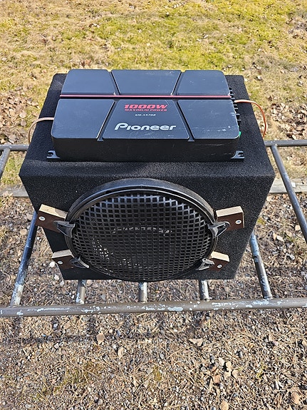 Pioneer 12" subi+GM-A5702 Vahvistin.