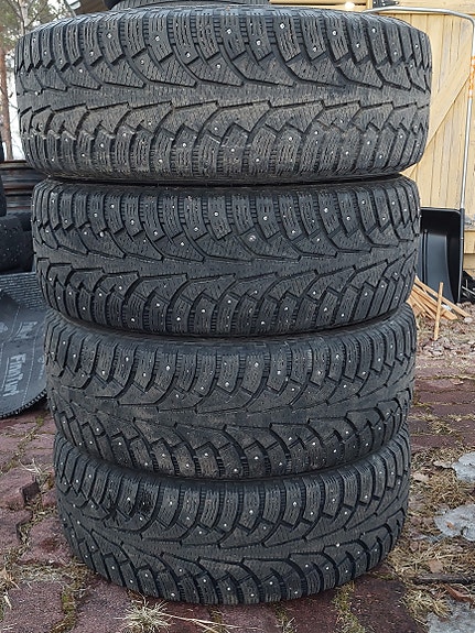 235/65/R17 Nokian Hakkapeliitta 5 nastarenkaat 4kpl