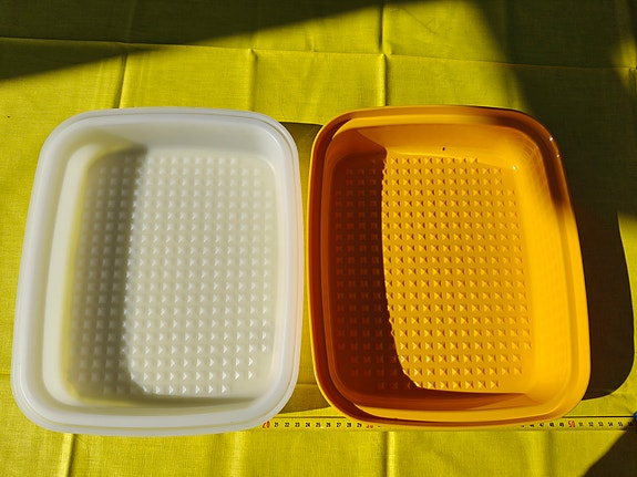 Tupperware rasia kannella