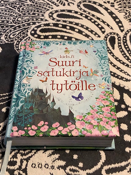 Suuri Satukirja tytöille