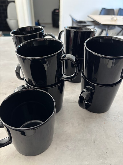 Iittala mustat kupit 9kpl