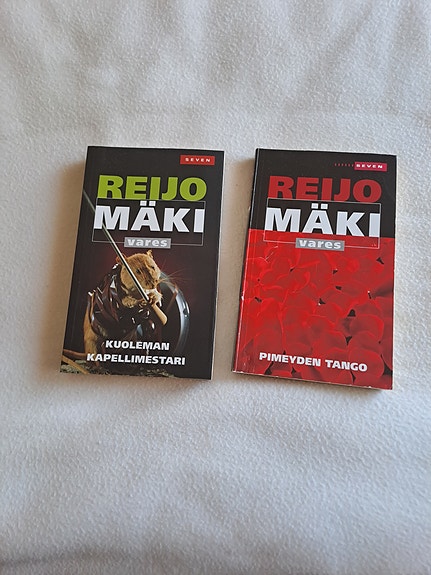 Reijo Mäki Vares pokkarikirjat Kuoleman kapellimestari ja Pimeyden tango
