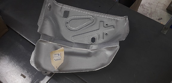 Polttoainesäiliön suojapelti alustaan Opel Insignia-A / Saab 9-5