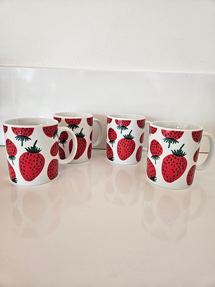 Marimekko kahvikupit, mansikka 2006