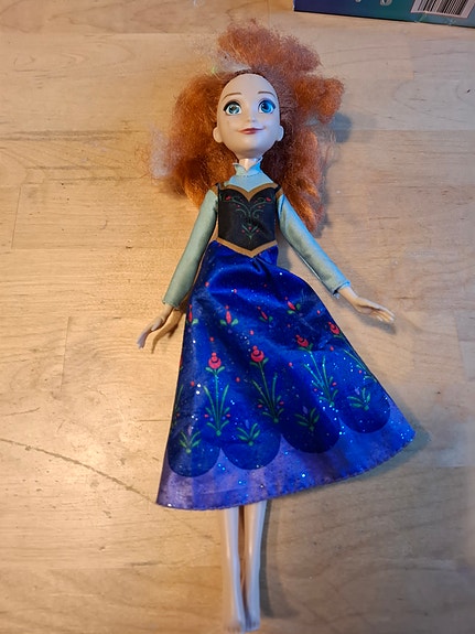 Disney Frozen Anna nukke